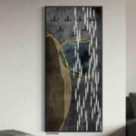 لوحة فنية جدارية مودرن بألوان رمادية وزرقاء مع تصميم فني مميز وخطوط ذهبية.
