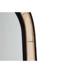 مرآة جدارية بتصميم عصري، إطار أسود مع تفاصيل من الخيزران، مثالية لتزيين المساحات الداخلية.