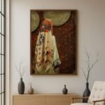 لوحة قماشية بتصميم فن نجدي، تحمل ألوان دافئة وتفاصيل تقليدية، مؤطرة بإطار خشبي أنيق.