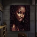 لوحة قماشية بتصميم مودرن لصورة امرأة ذات شعر مجعد، مع برواز مجوف، بألوان دافئة وجذابة.