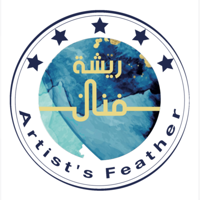 شعار دائري ملون بتدرجات الأزرق، يتضمن نص "ريشة فنك" بلون ذهبي.
